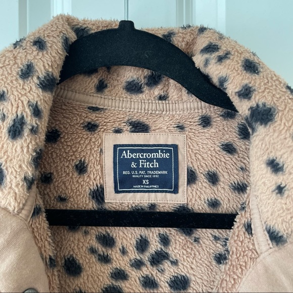 Abercrombie leopard cheetah fleece jacket xs - Picture 2 of 5